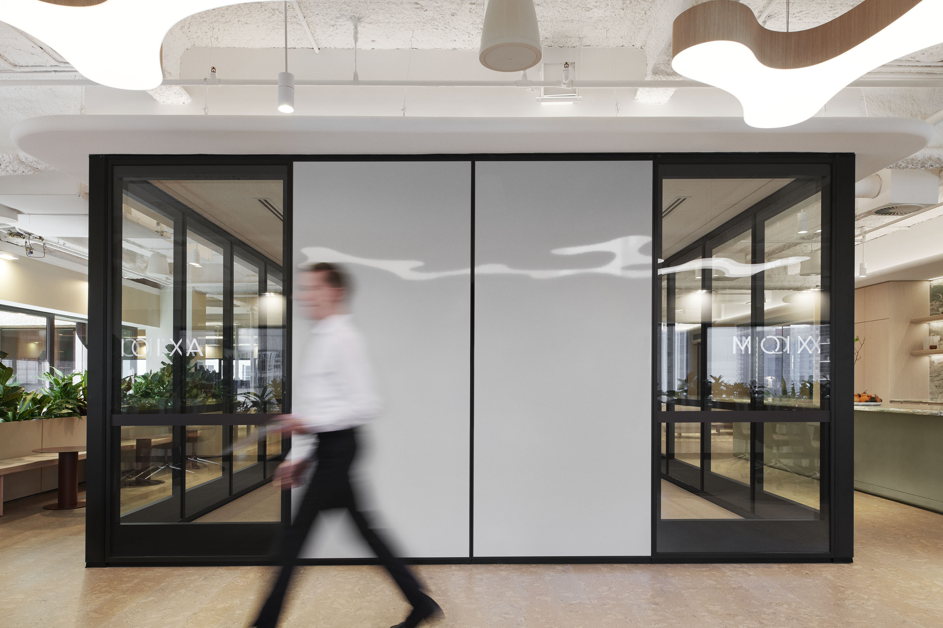 axiom_sydney75661_V01.01_LR